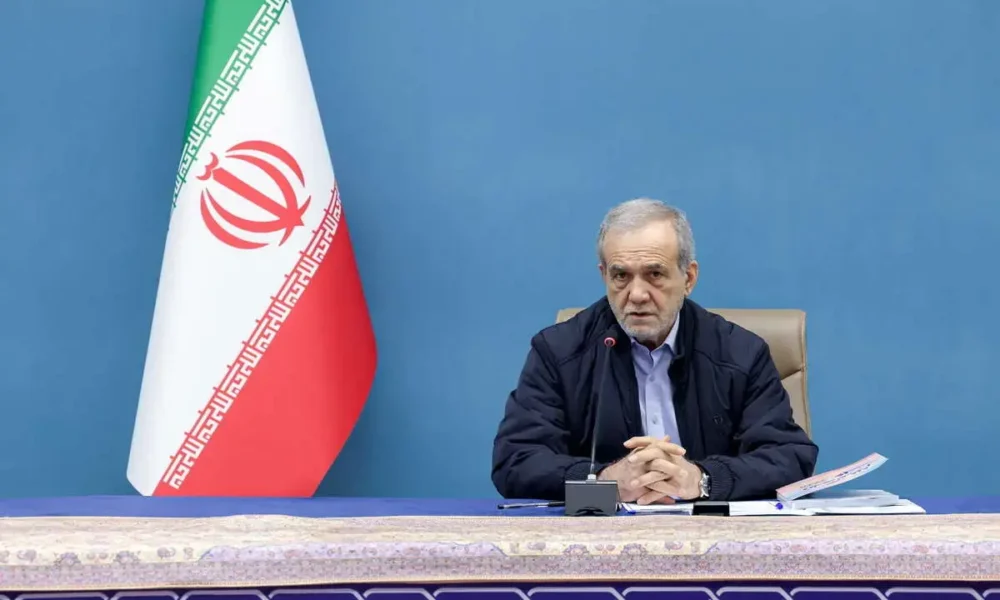 پزشکیان خطاب به آمریکایی‌ها نامه نوشت+ عکس