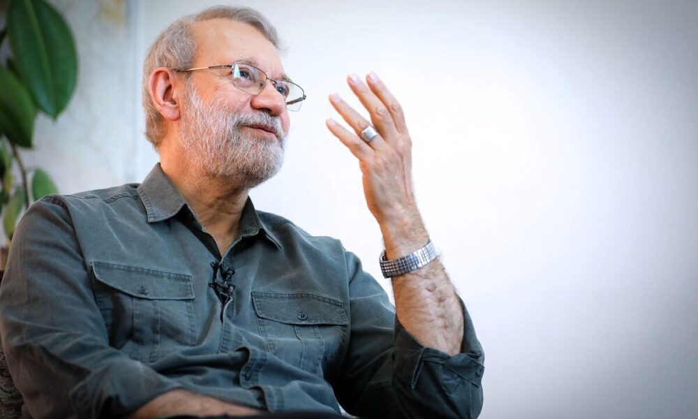 پوستر تبلیغاتی علی لاریجانی در انتخابات ۱۳۸۴ + عکس