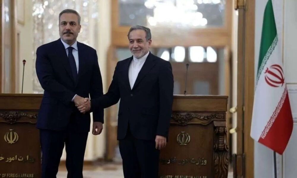 گفت‌وگوی عراقچی با هاکان فیدان، وزیر خارجه ترکیه