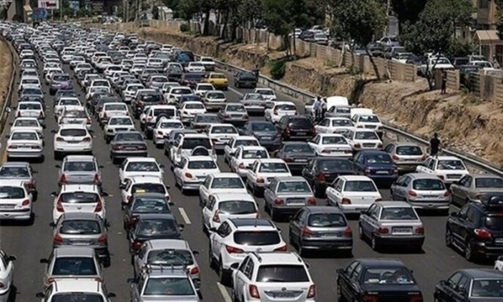 آخرین وضعیت ترافیکی و جوی محورهای مواصلاتی کشور/ ترافیک سنگین در محورهای منتهی به تهران گزارش شد