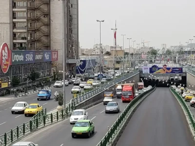 اشتباه عجیب روی بیلبورد نصب شده در خیابان‌های تهران خبرساز شد+ عکس