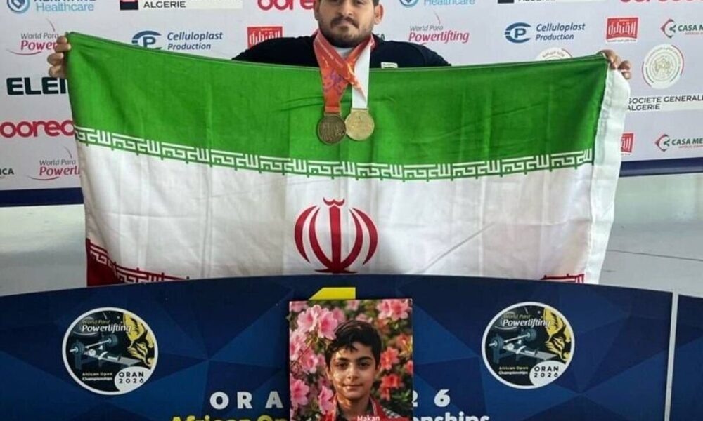 ایزدی مدال‌های طلا و برنز خود را به شهید ماکان نصیری اهدا کرد