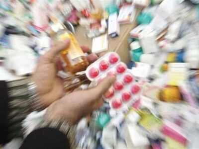 سخنگوی کمیسیون بهداشت مجلس: کشور با کمبود برخی داروها مواجه است