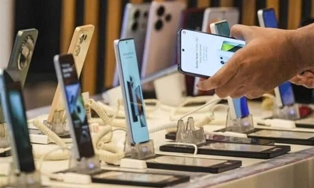 بلاتکلیفی در بازار موبایل / محموله‌های ترخیص‌شده هنوز رجیستر نمی‌شوند