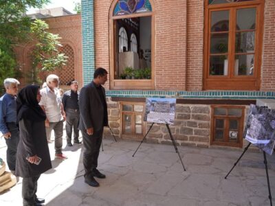 رونمایی از نمایشگاه عکس «ایستاده در غبار» در مدرسه هدایت ارومیه