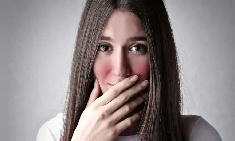 چرا وقتی خجالت می‌کشیم صورتمان سرخ می‌شود؟