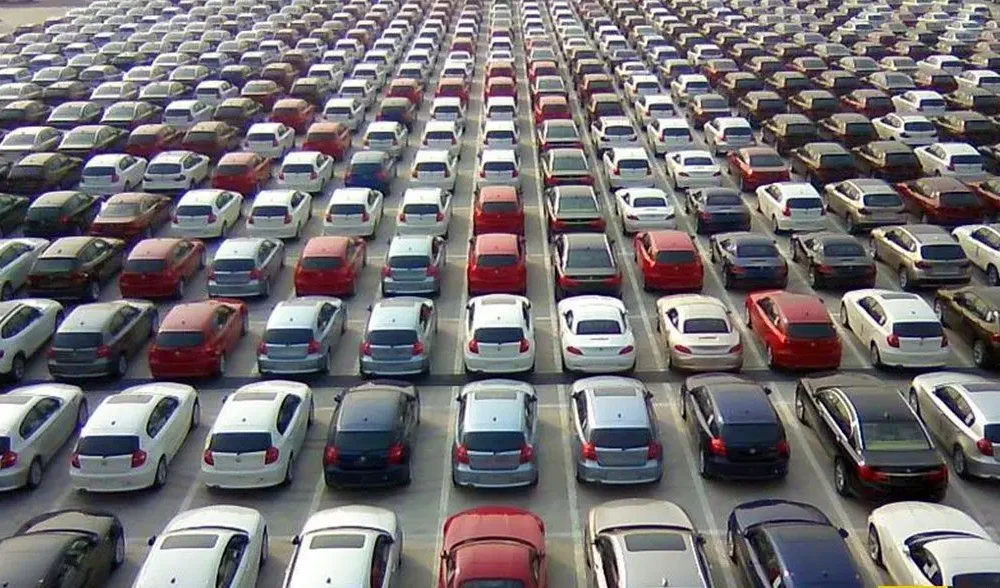 ۱۵ هزار خودروی خارجی تا پایان خرداد ترخیص می‌شود / واردات خودروهای اقتصادی ادامه دارد