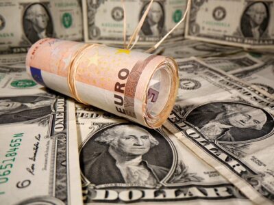 ابهام در سرنوشت میلیاردها دلار ارز صادراتی / چرا دلارها به مسیر رسمی برنمی‌گردند؟