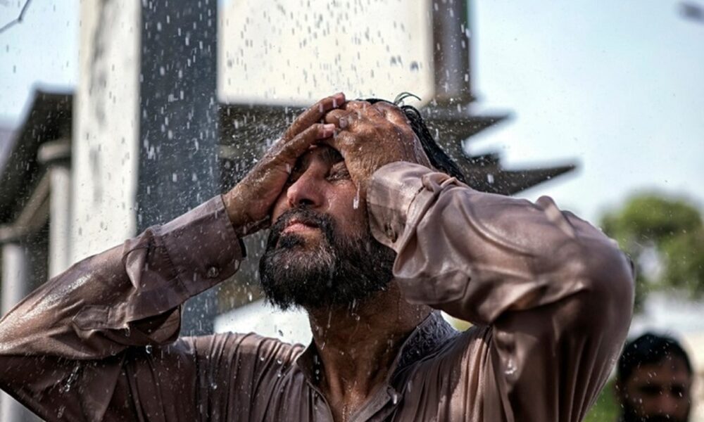 هشدار تداوم گرمای بی‌سابقه در ایران / این استان‌ها دمای بالای ۵۰ درجه را تجربه می‌کنند