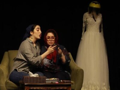 ژاله صامتی همراه دخترش به صحنه بازمی‌گردد