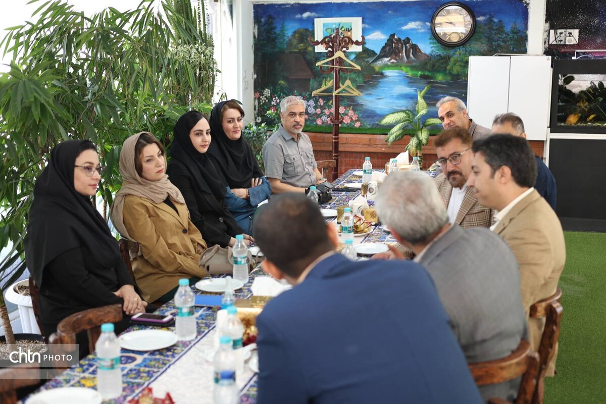 آغاز به کار رسمی نمایندگی انجمن علمی هنرهای تجسمی ایران در خوزستان آغاز به کار رسمی انجمن علمی هنرهای تجسمی خوزستان