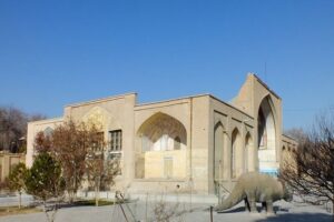 تالار تیموری درمسیرتبدیل شدن به موزه وبازار آثارفاخر صنایع دستی اصفهان