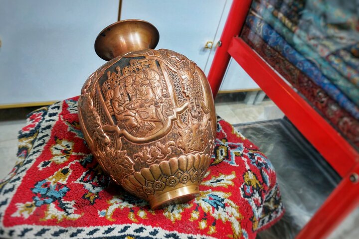 هنر قلم‌زنی در شیراز؛ وقتی تاریخ فارس روی فلز نقش می‌بندد