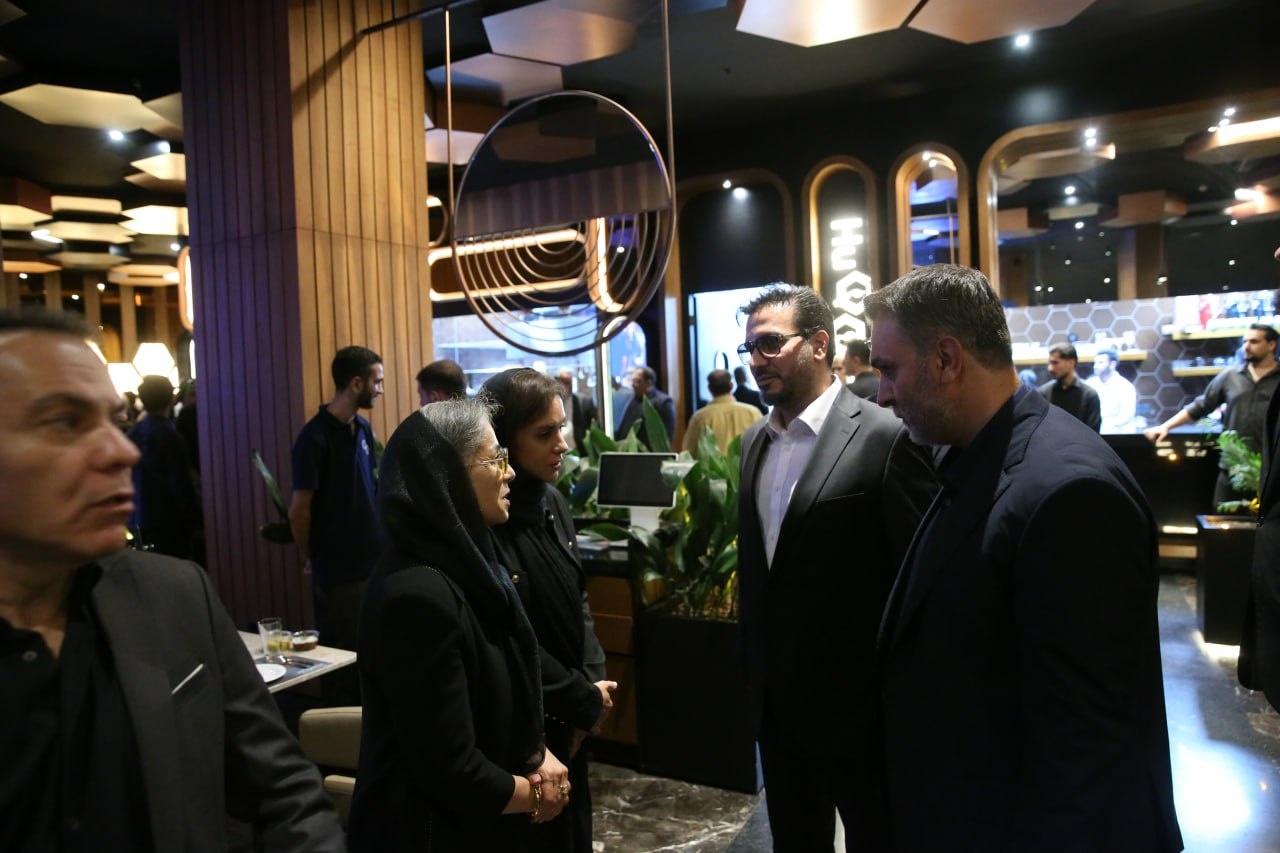 چله‌نشینی اهالی هنر برای اکبر عبدی/ رونمایی از تندیس مرد هزارچهره سینمای ایران در شبی ماندگار